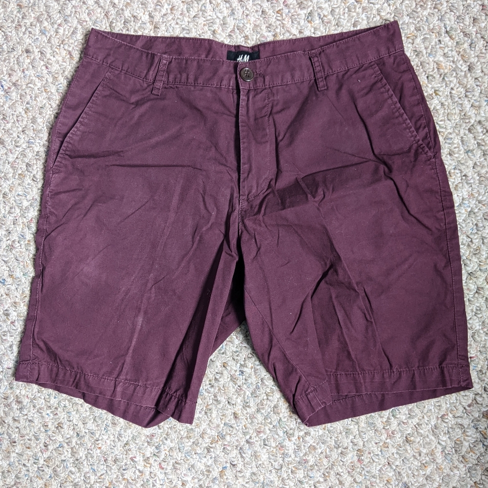 H&M burgundy shorts